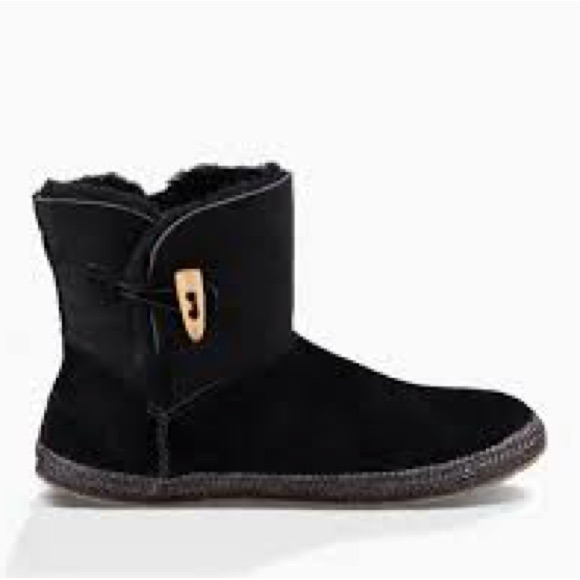 Ugg Garnet Toggle Bootie